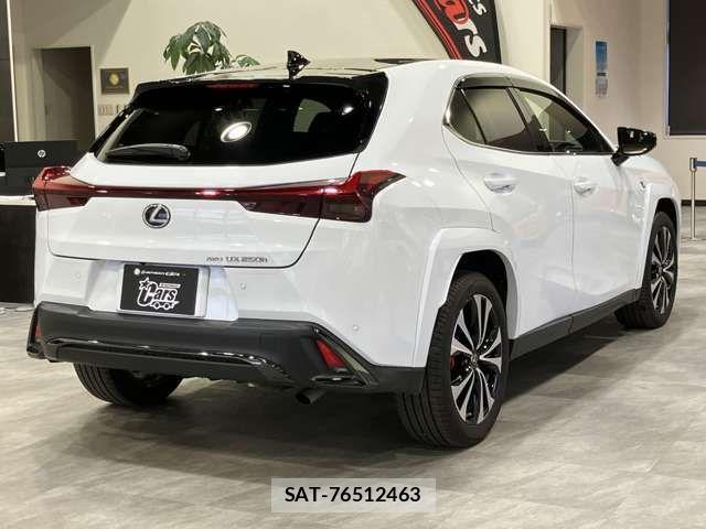 Lexus UX 2023-05 2116341-2