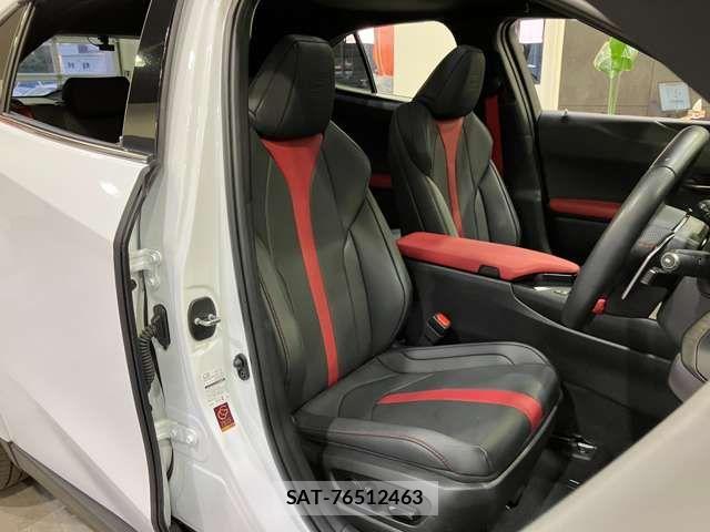 Lexus UX 2023-05 2116341-4