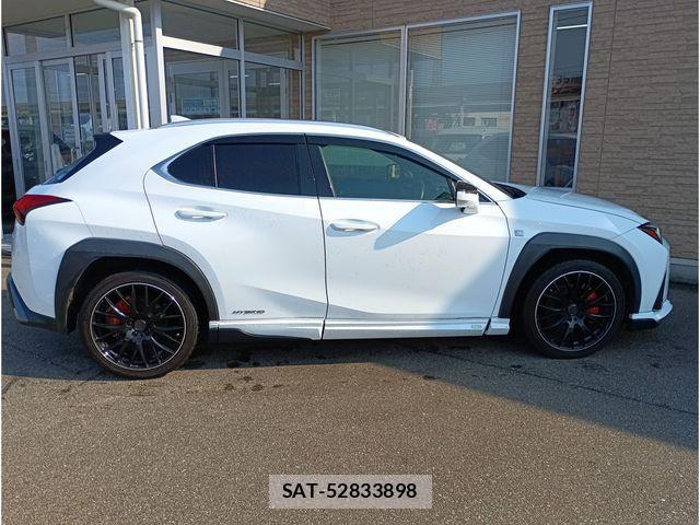 Lexus UX 2019-03 3675096-2