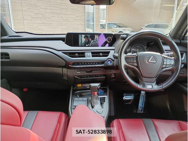 Lexus UX 2019-03 3675096-4