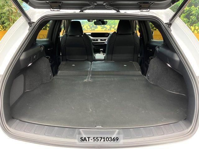 Lexus UX 2021-08 4326412-9