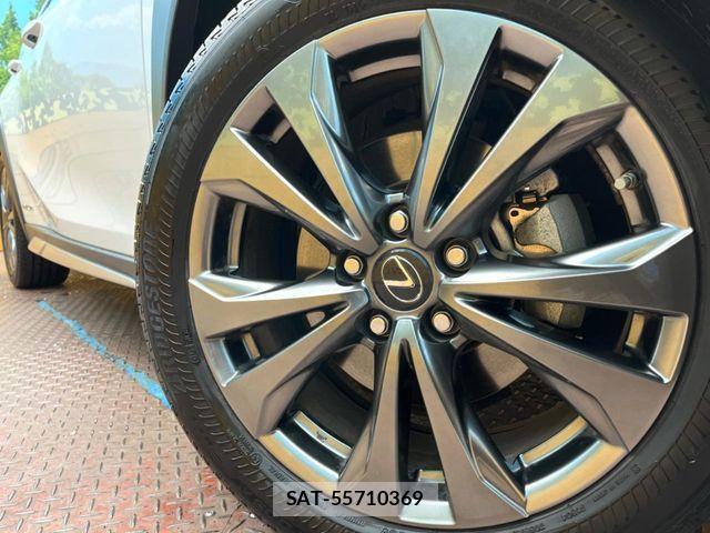 Lexus UX 2021-08 4326412-12