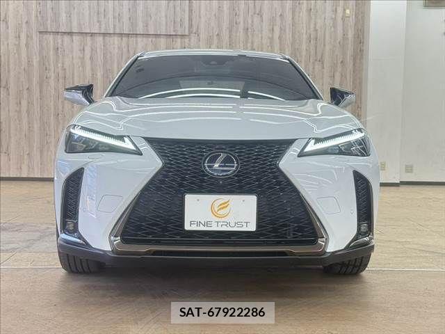 Lexus UX 2019-09 4755180-13