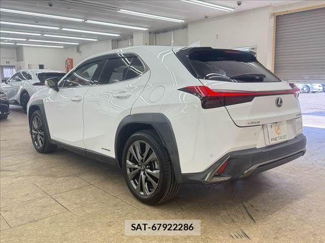 Lexus UX 2019-09 4755180-18