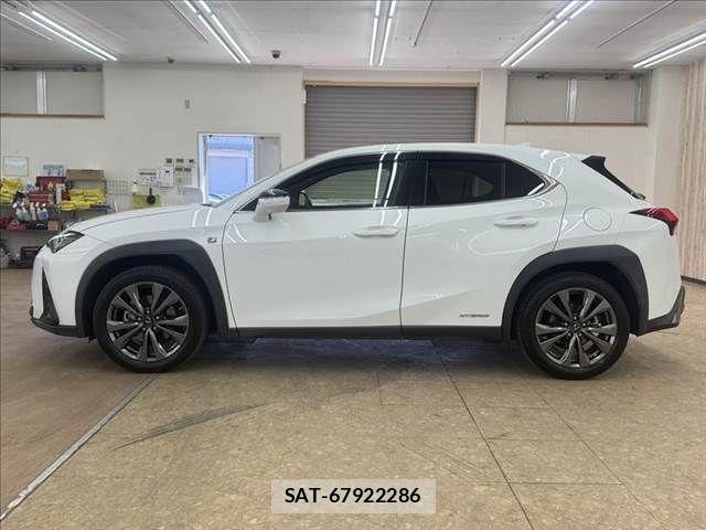 Lexus UX 2019-09 4755180-19