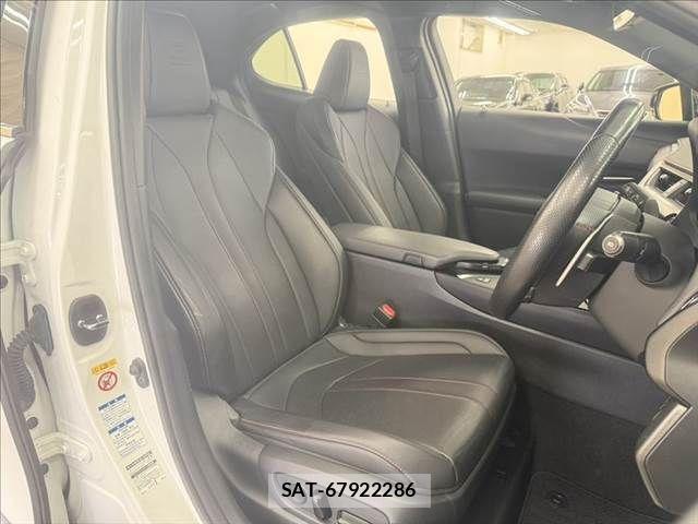 Lexus UX 2019-09 4755180-6