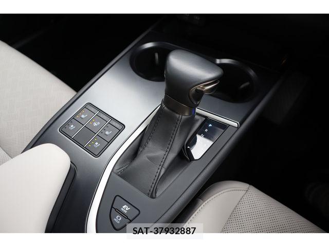Lexus UX 2023-02 5871264-15