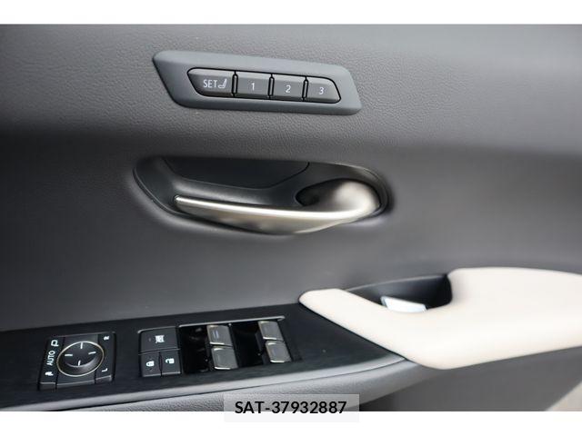 Lexus UX 2023-02 5871264-17