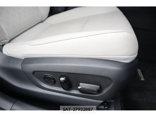 Lexus UX 2023-02 5871264-18