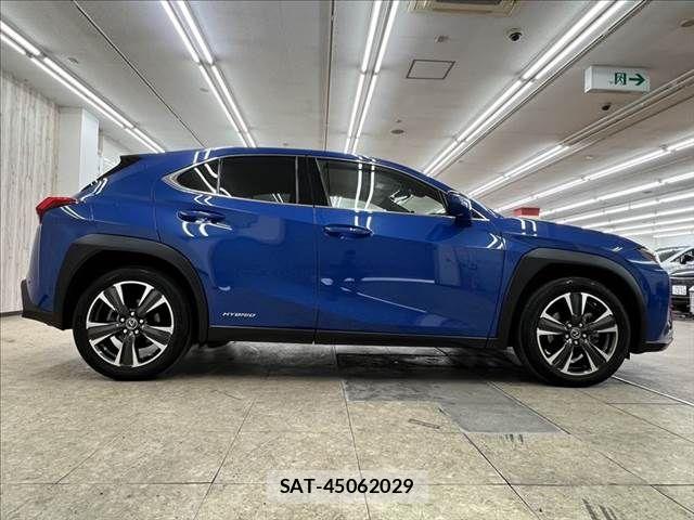 Lexus UX 2019-08 6245319-15