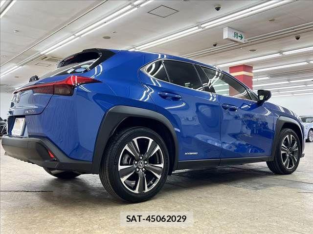 Lexus UX 2019-08 6245319-17