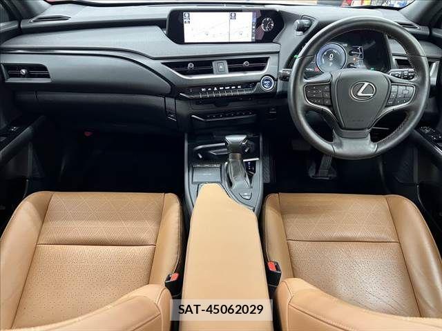 Lexus UX 2019-08 6245319-2