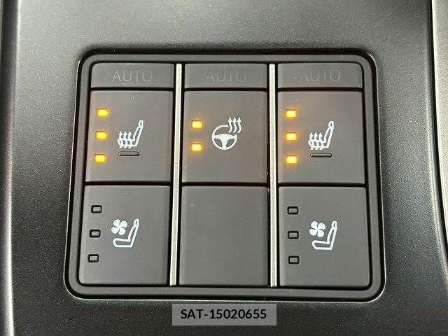 Lexus UX 2023-06 6815776-9