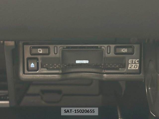 Lexus UX 2023-06 6815776-11