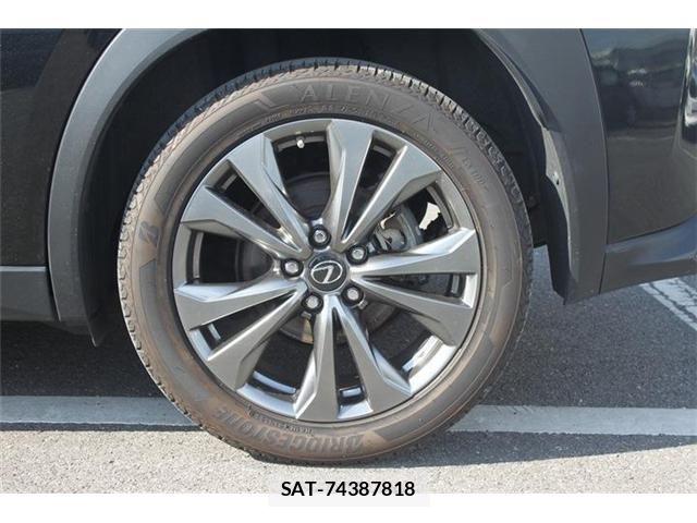 Lexus UX 2019-11 6815777-19