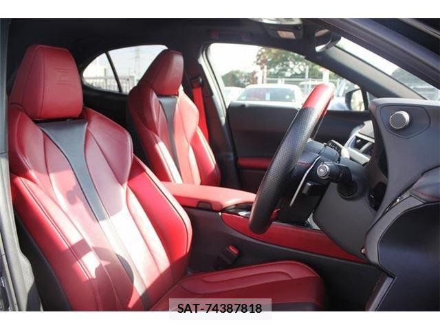 Lexus UX 2019-11 6815777-25