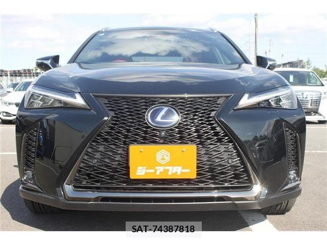 Lexus UX 2019-11 6815777-2