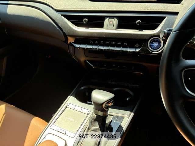 Lexus UX 2019-04 7059335-12