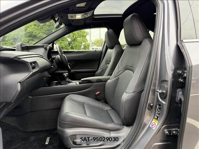 Lexus UX 2019-07 7221192-24