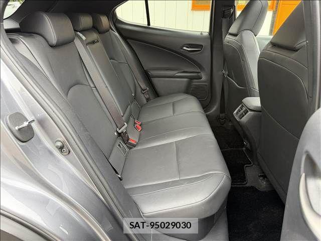Lexus UX 2019-07 7221192-25