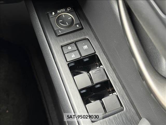Lexus UX 2019-07 7221192-28