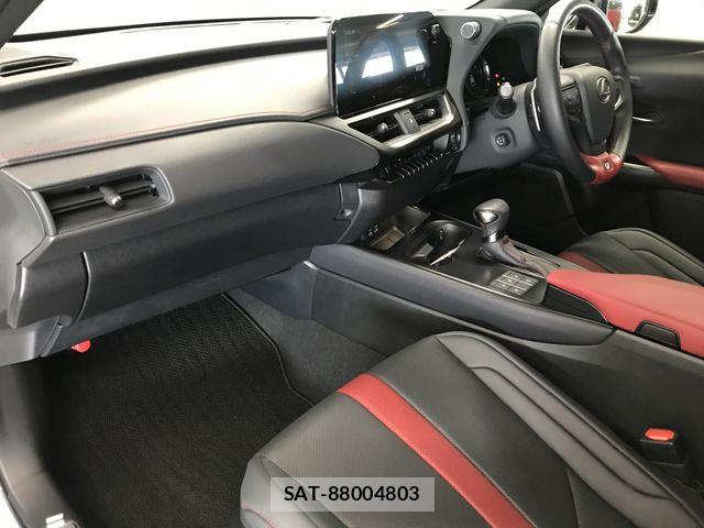 Lexus UX 2023-10 7251382-10