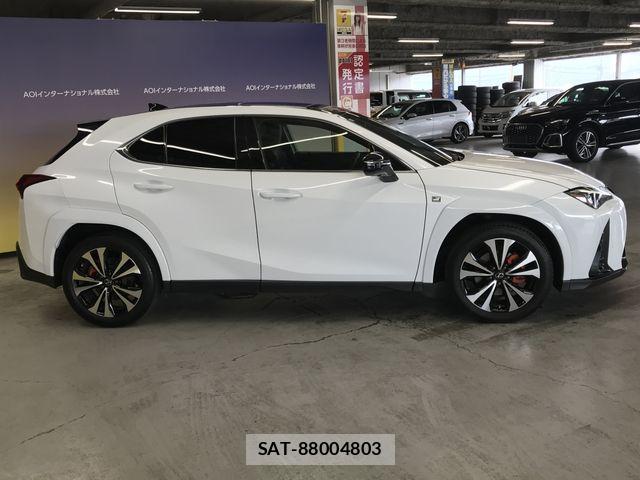 Lexus UX 2023-10 7251382-2