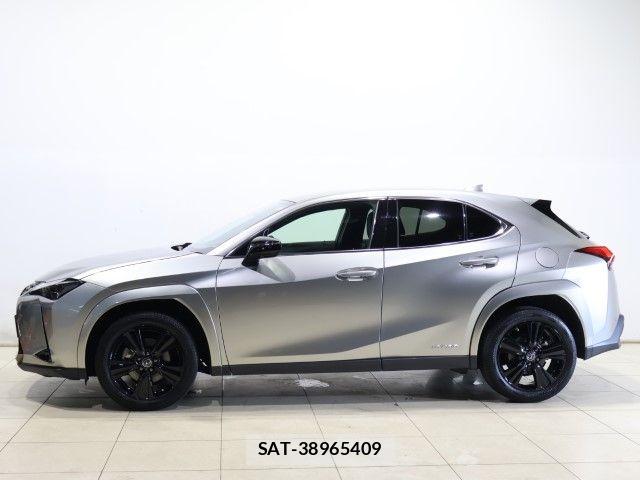 Lexus UX 2022-01 7358590-9