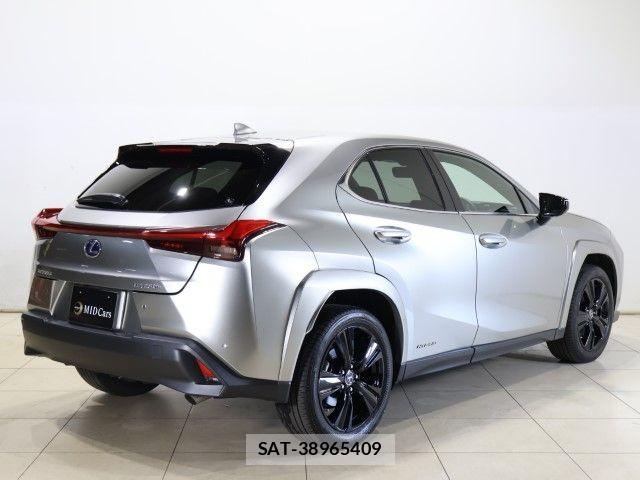 Lexus UX 2022-01 7358590-1