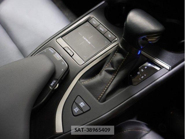 Lexus UX 2022-01 7358590-22