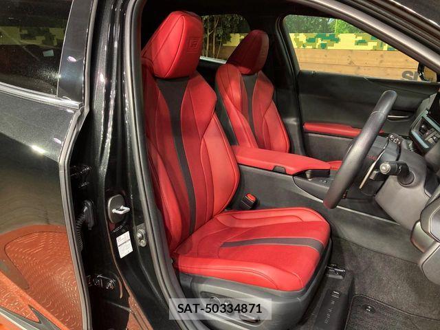 Lexus UX 2023-11 7358587-7