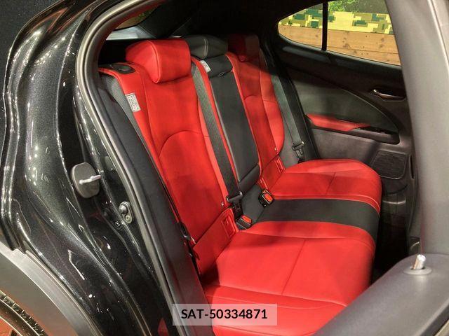 Lexus UX 2023-11 7358587-8