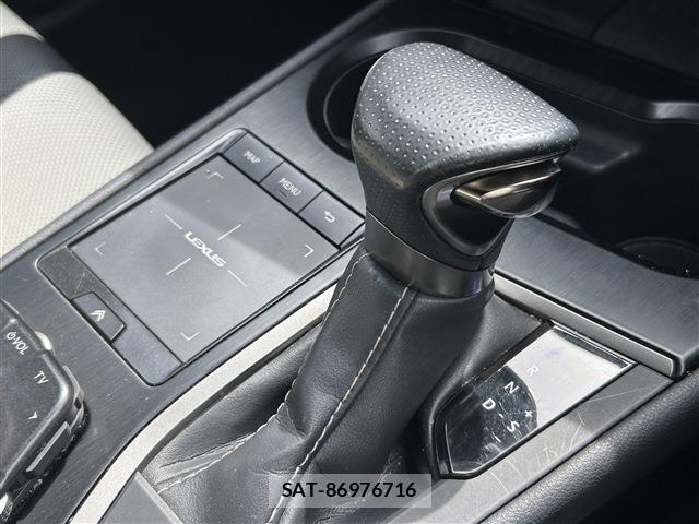 Lexus UX 2021-04 7455496-21
