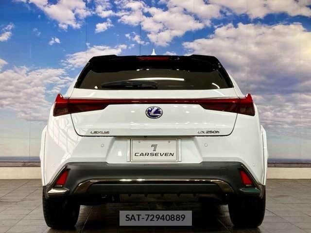 Lexus UX 2022-07 7617771-17