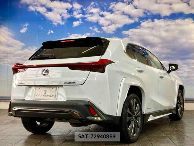 Lexus UX 2022-07 7617771-19