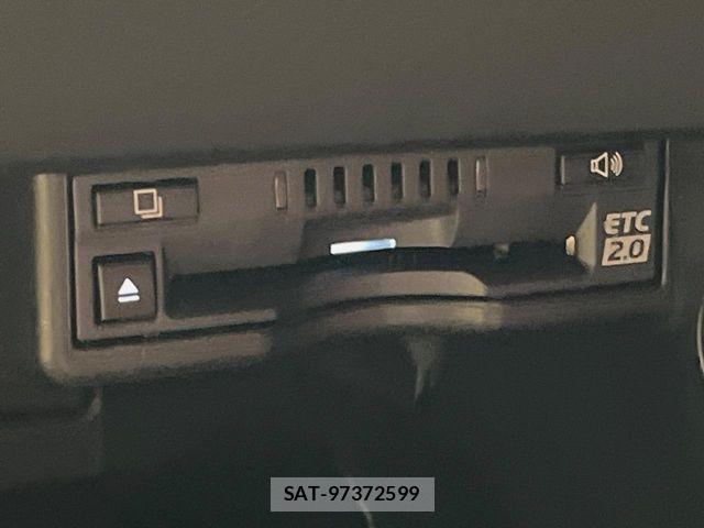 Lexus UX 2019-03 7617770-9