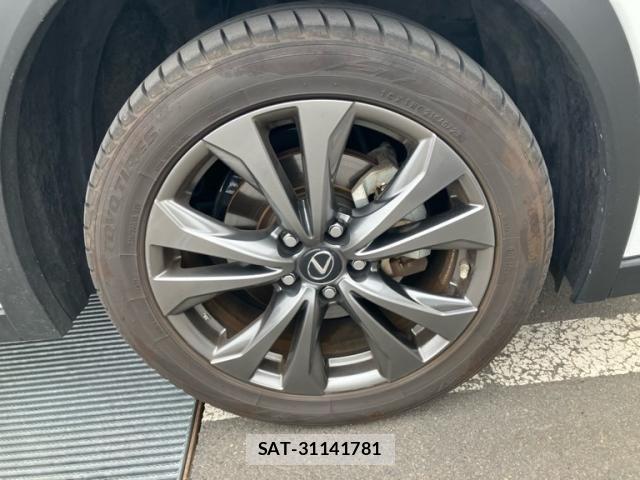 Lexus UX 2019-11 7617772-21