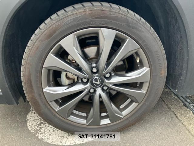 Lexus UX 2019-11 7617772-24