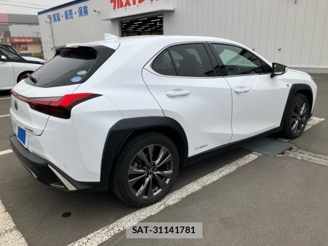 Lexus UX 2019-11 7617772-4