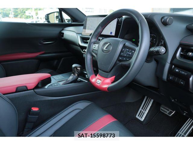Lexus UX 2023-11 7725237-15