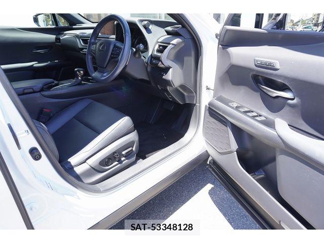 Lexus UX 2022-02 7725240-10