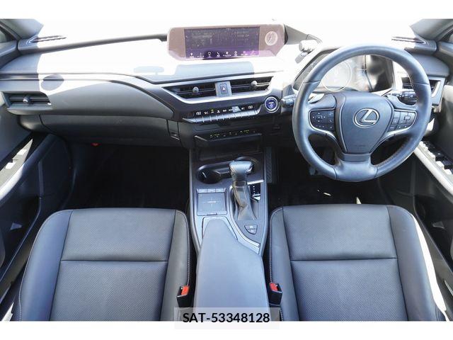 Lexus UX 2022-02 7725240-15