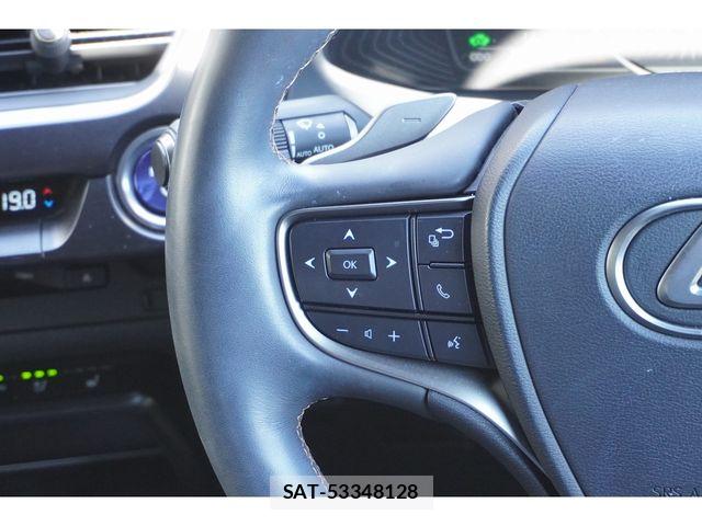 Lexus UX 2022-02 7725240-17