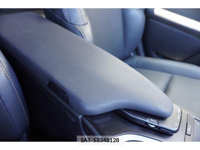 Lexus UX 2022-02 7725240-26