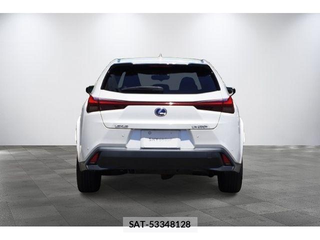 Lexus UX 2022-02 7725240-3