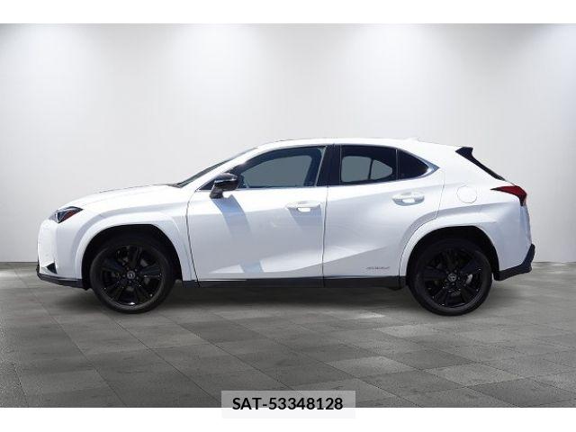 Lexus UX 2022-02 7725240-4