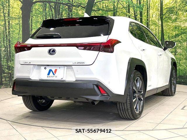 Lexus UX 2021-11 7979816-16