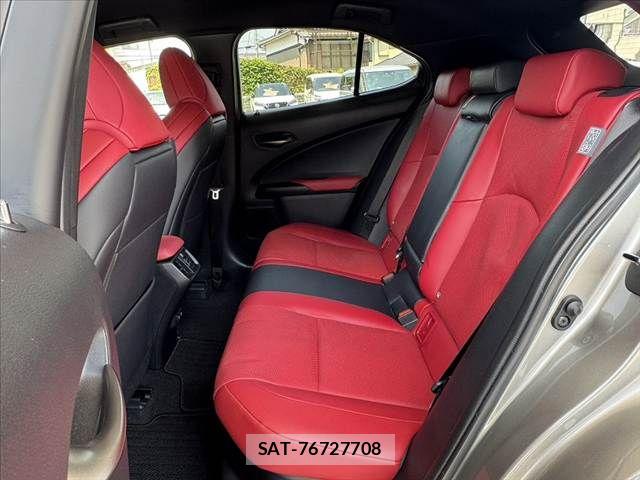 Lexus UX 2019-11 8208480-18