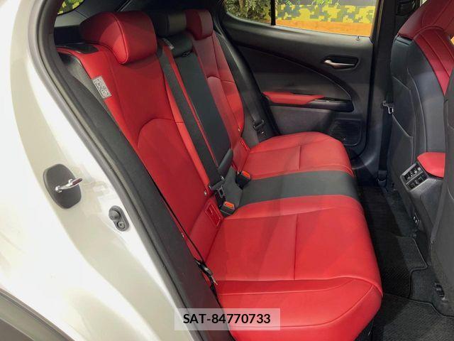 Lexus UX 2019-12 8366797-9