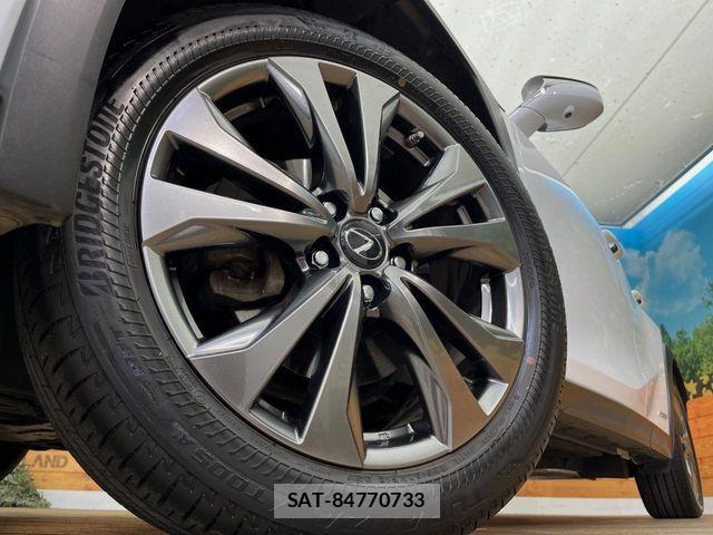 Lexus UX 2019-12 8366797-12